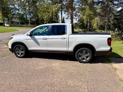 White 2023 Honda Ridgeline RTL