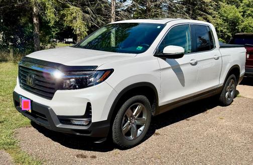 White 2023 Honda Ridgeline RTL