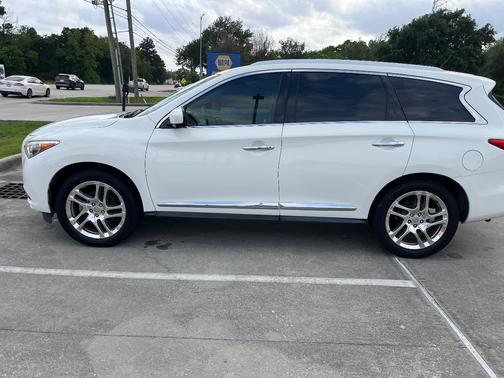 White 2013 INFINITI JX35 Base