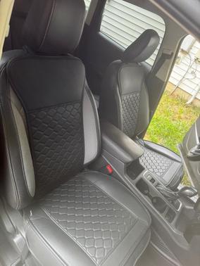 Black 2019 Ford Escape SE