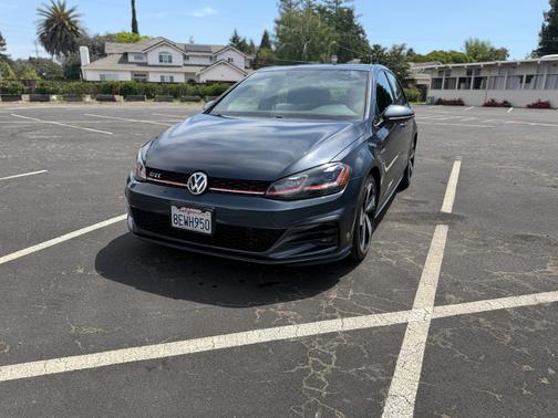 Blue 2018 Volkswagen Golf GTI 2.0T SE 4-Door