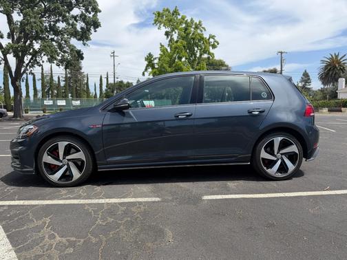 Blue 2018 Volkswagen Golf GTI 2.0T SE 4-Door