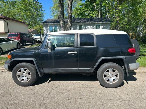 Black 2007 Toyota FJ Cruiser Base