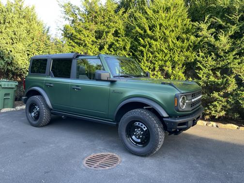 Green 2022 Ford Bronco Black Diamond