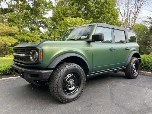 Green 2022 Ford Bronco Black Diamond