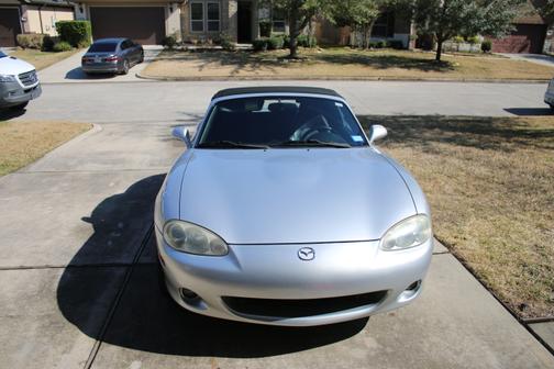 2004 Mazda MX-5 Miata Base