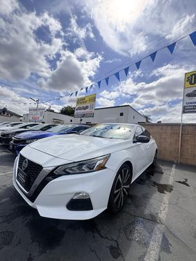 White 2020 Nissan Altima 2.5 SR