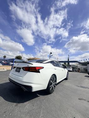 White 2020 Nissan Altima 2.5 SR