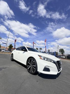 White 2020 Nissan Altima 2.5 SR