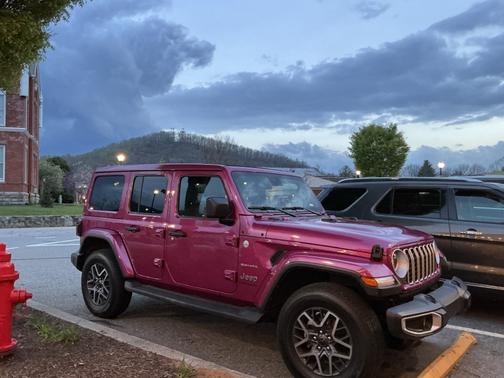 2024 Jeep Wrangler Sahara