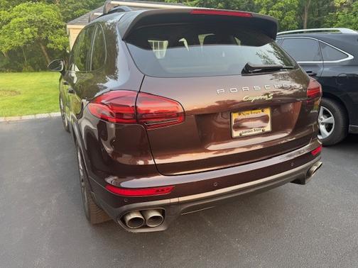 2017 Porsche Cayenne E-Hybrid S Platinum Edition