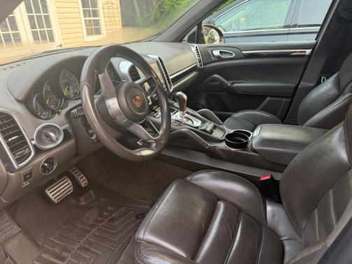 2017 Porsche Cayenne E-Hybrid S Platinum Edition
