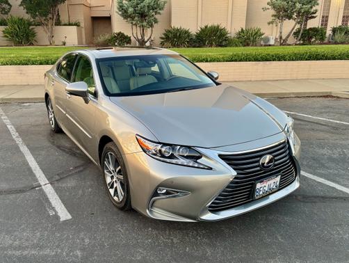2018 Lexus ES 300h Base