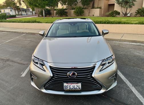 2018 Lexus ES 300h Base