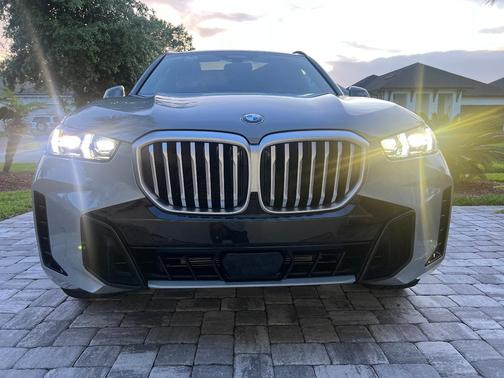 Gray 2026 BMW X5 xDrive40i