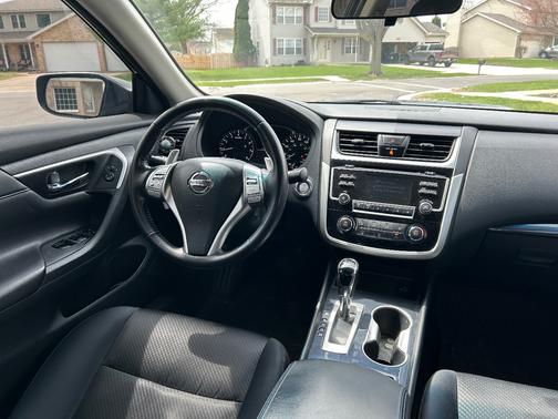 Black 2018 Nissan Altima 2.5 SR