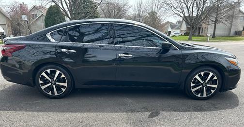 Black 2018 Nissan Altima 2.5 SR