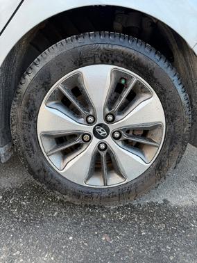 2019 Hyundai IONIQ Plug-In Hybrid Base