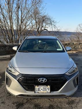 2019 Hyundai IONIQ Plug-In Hybrid Base