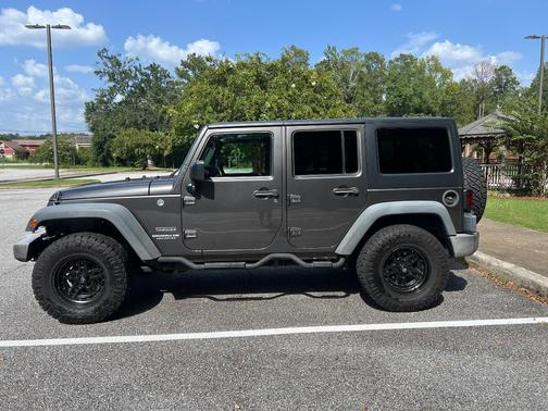 Gray 2016 Jeep Wrangler Unlimited Sport