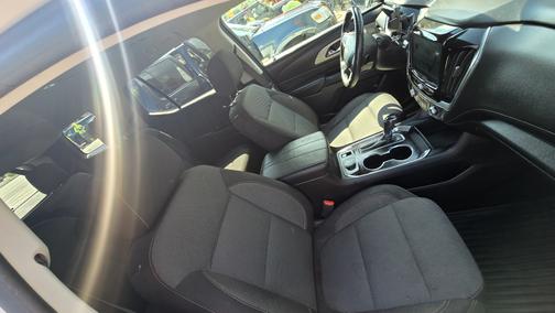 White 2018 Chevrolet Traverse LT Cloth