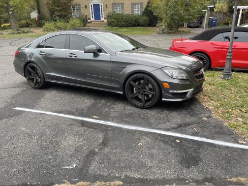 Photo 3 of 30 of 2012 Mercedes-Benz CLS-Class CLS 63 AMG