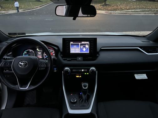 2022 Toyota RAV4 Hybrid SE
