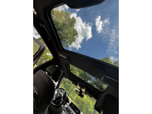 2019 BMW 750 i