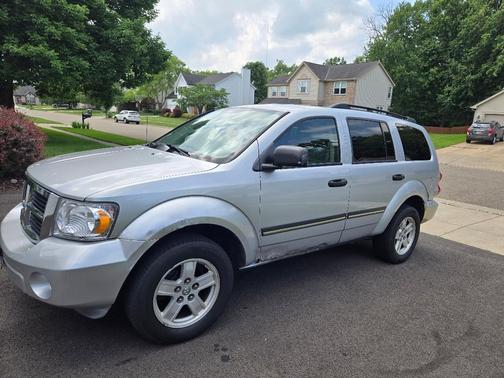 Silver 2007 Dodge Durango SLT