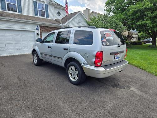 Silver 2007 Dodge Durango SLT