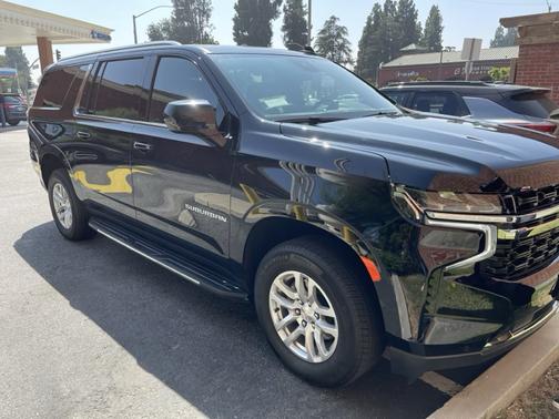 2024 Chevrolet Suburban LS