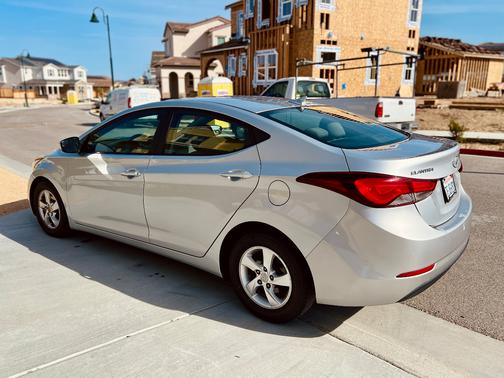 2014 Hyundai ELANTRA SE