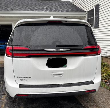 White 2022 Chrysler Pacifica Touring L