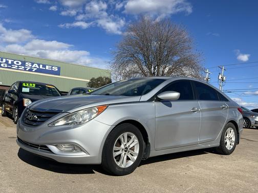 2013 Hyundai SONATA GLS
