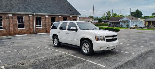 White 2009 Chevrolet Tahoe LT