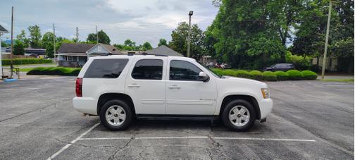 White 2009 Chevrolet Tahoe LT