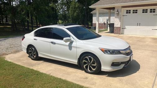 White 2017 Honda Accord EX-L w/Navigation & Honda Sensing