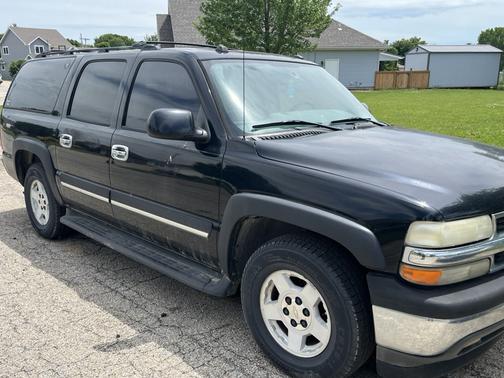 Black 2005 Chevrolet Suburban 1500 LT