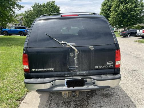 Black 2005 Chevrolet Suburban 1500 LT