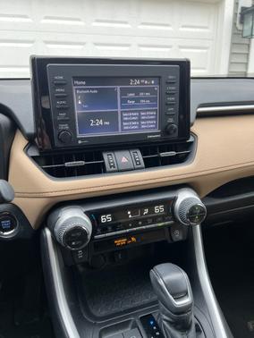 2020 Toyota RAV4 XLE Premium