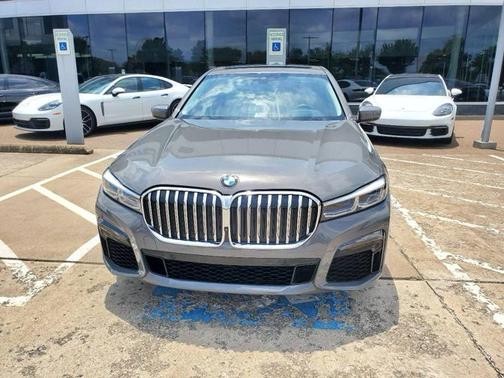 Gray 2020 BMW 750 i xDrive