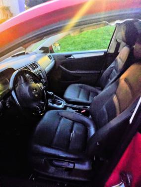 Red 2012 Volkswagen Jetta SEL