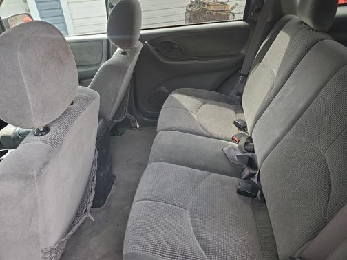 Gray 2004 Mazda Tribute LX V6