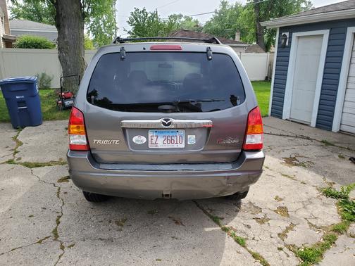 Gray 2004 Mazda Tribute LX V6