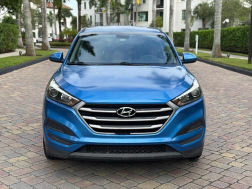 2018 Hyundai TUCSON SE