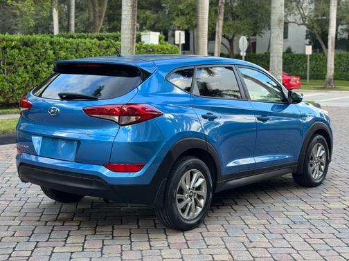 2018 Hyundai TUCSON SE