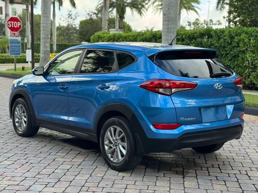 2018 Hyundai TUCSON SE