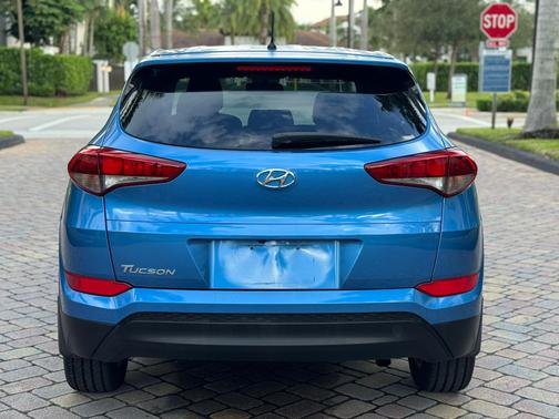2018 Hyundai TUCSON SE