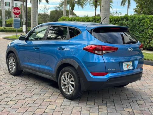 2018 Hyundai TUCSON SE