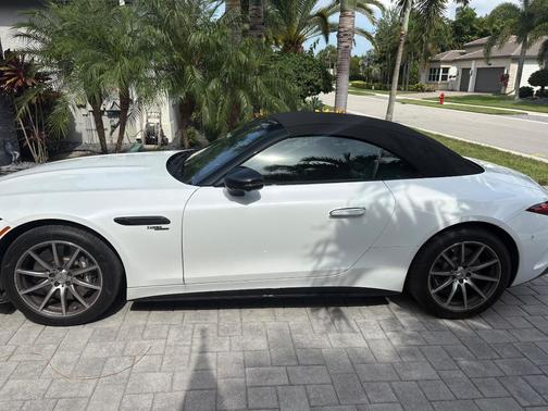 White 2023 Mercedes-Benz AMG SL 43 Base